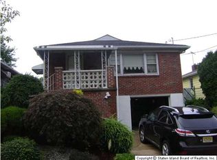 110 Delmore St, Staten Island, NY 10314