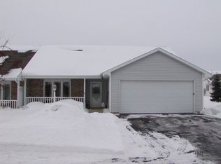 256 Wyldewood Dr UNIT D, Oshkosh, WI 54904