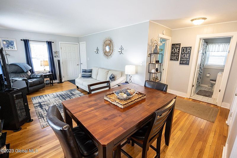 5th image of 33 Wright Street