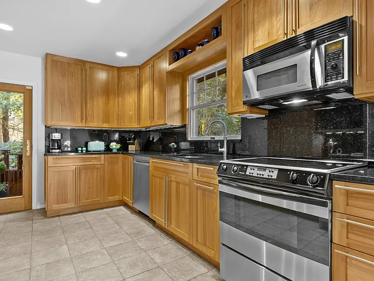 210 Treescape Dr — Photo 13