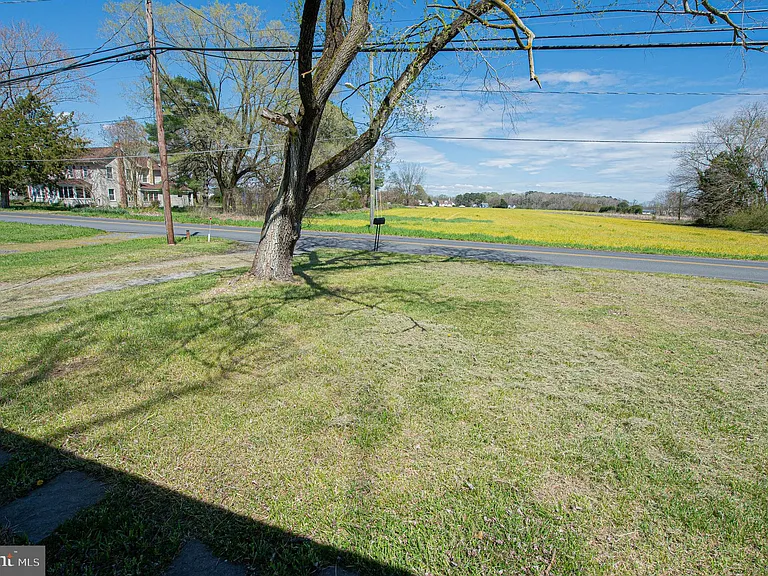 602 E Main St — Photo 15