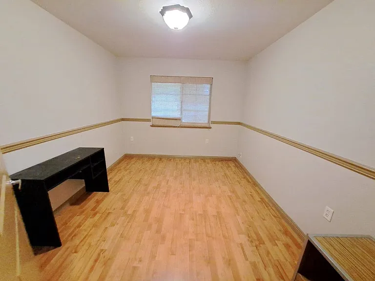 819 H St #14 — Photo 2