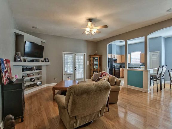 4th image of 8534 Charrington Forest Blvd