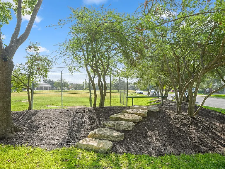 17841 Park Valley Dr — Photo 30