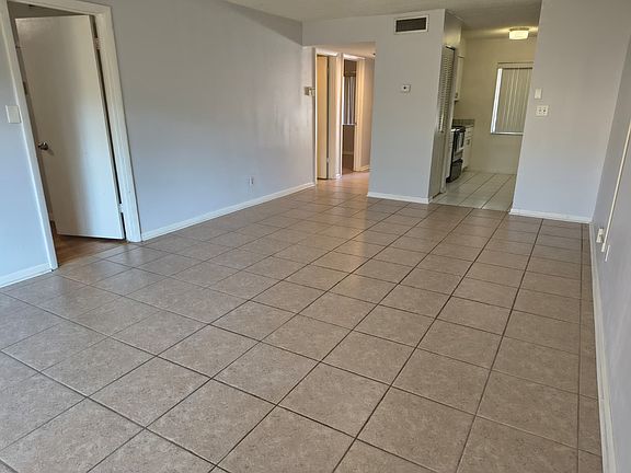 4th image of 7604 Abbey Ln #A