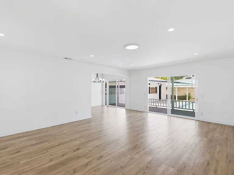 16257 Los Alimos St — Photo 6