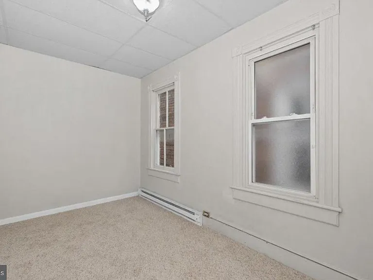 118 Independence St — Photo 10