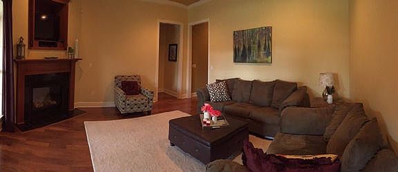 4th image of 27 W Briar Lake Dr