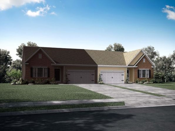 271 Olivia Dr, New Kensington, PA 15068