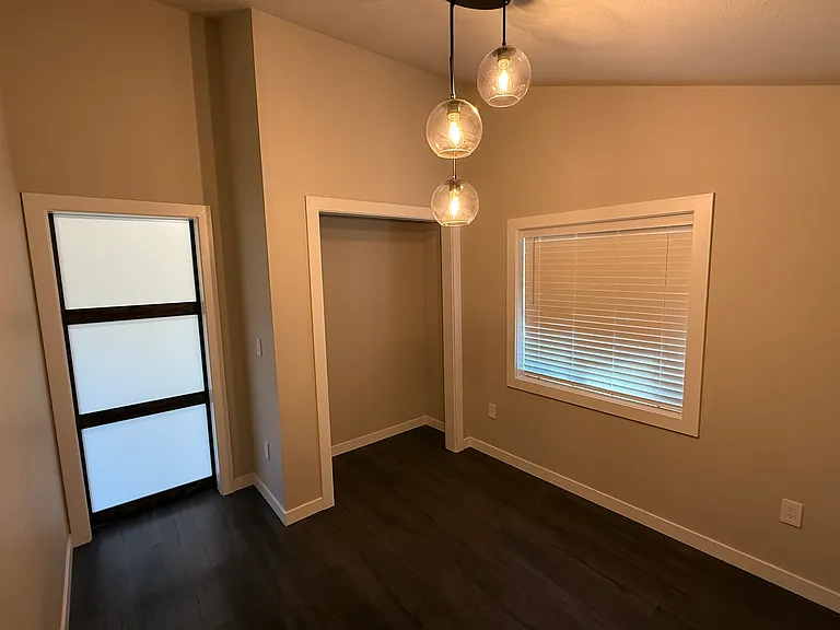730 Hillcrest Dr — Photo 5