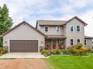 1030 Common St SE, Watertown, MN 55388
