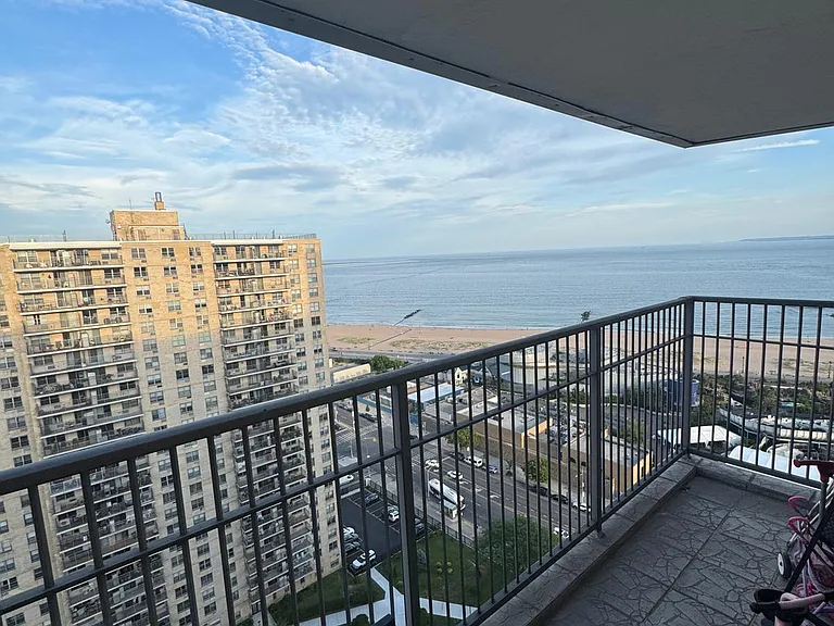 601 Surf Ave #21 — Photo 10