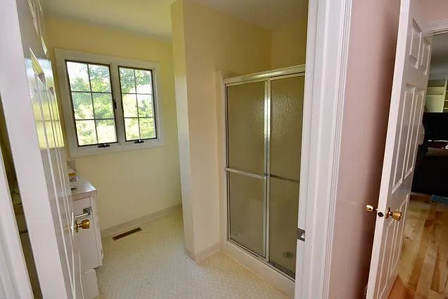 105 N Valley Rd — Photo 15