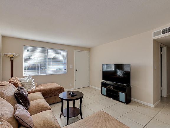 5th image of 3122 W Country Gables Dr