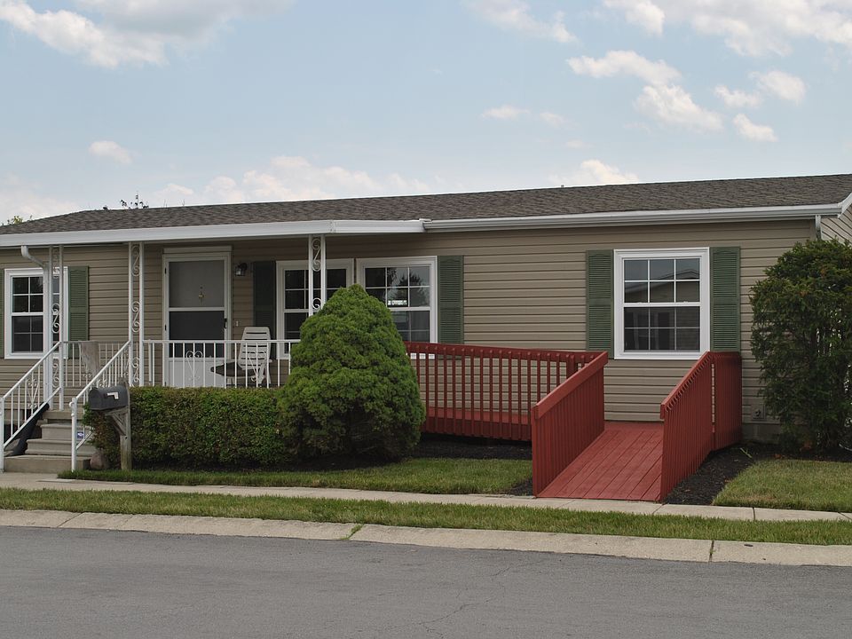 2nd image of 208 Heather Ln
