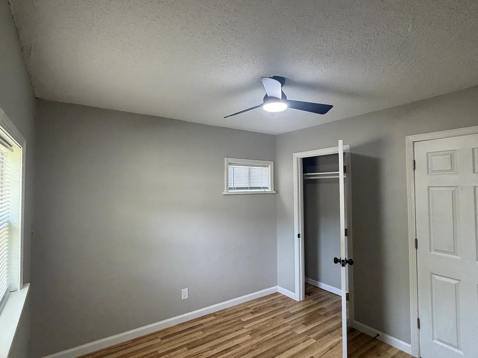 3 bed, 936 sqft, $1,495 — Photo 2