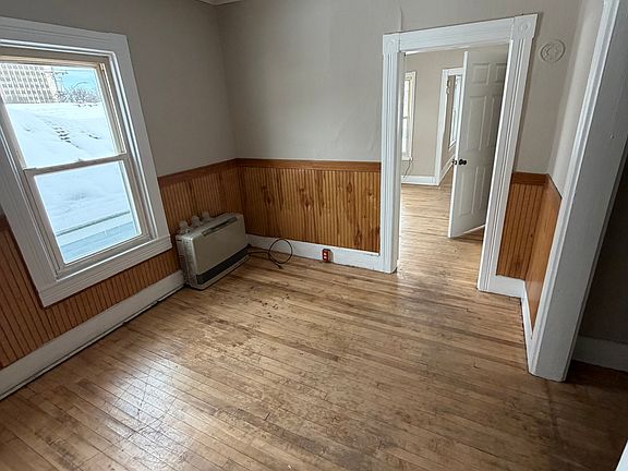 3rd image of 7 Division St APT 3