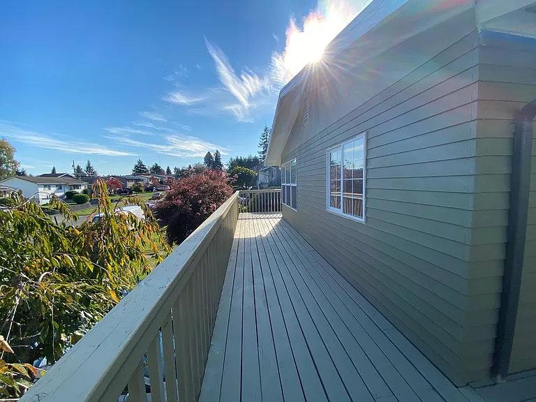 4636 N Bristol St — Photo 13