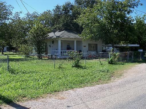1st image of 916 SE 5th St