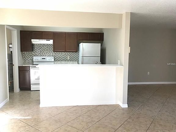 5th image of 331 Dundee Dr