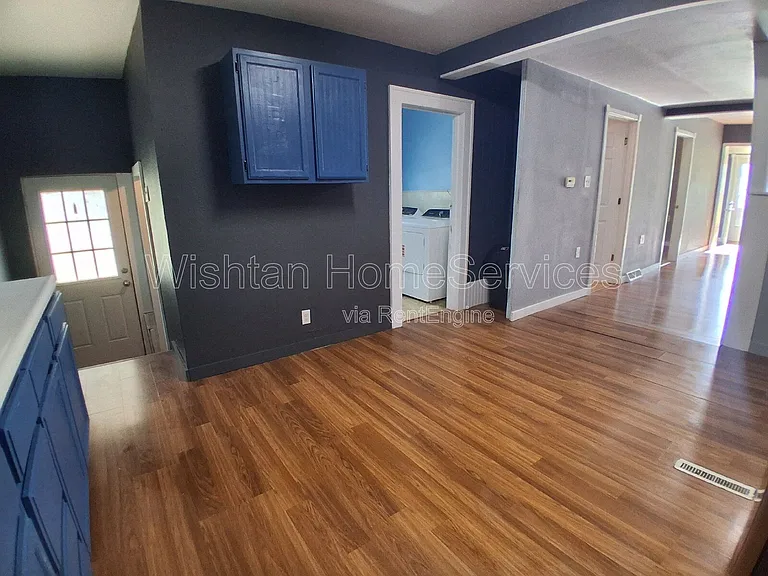 701 N E St — Photo 13