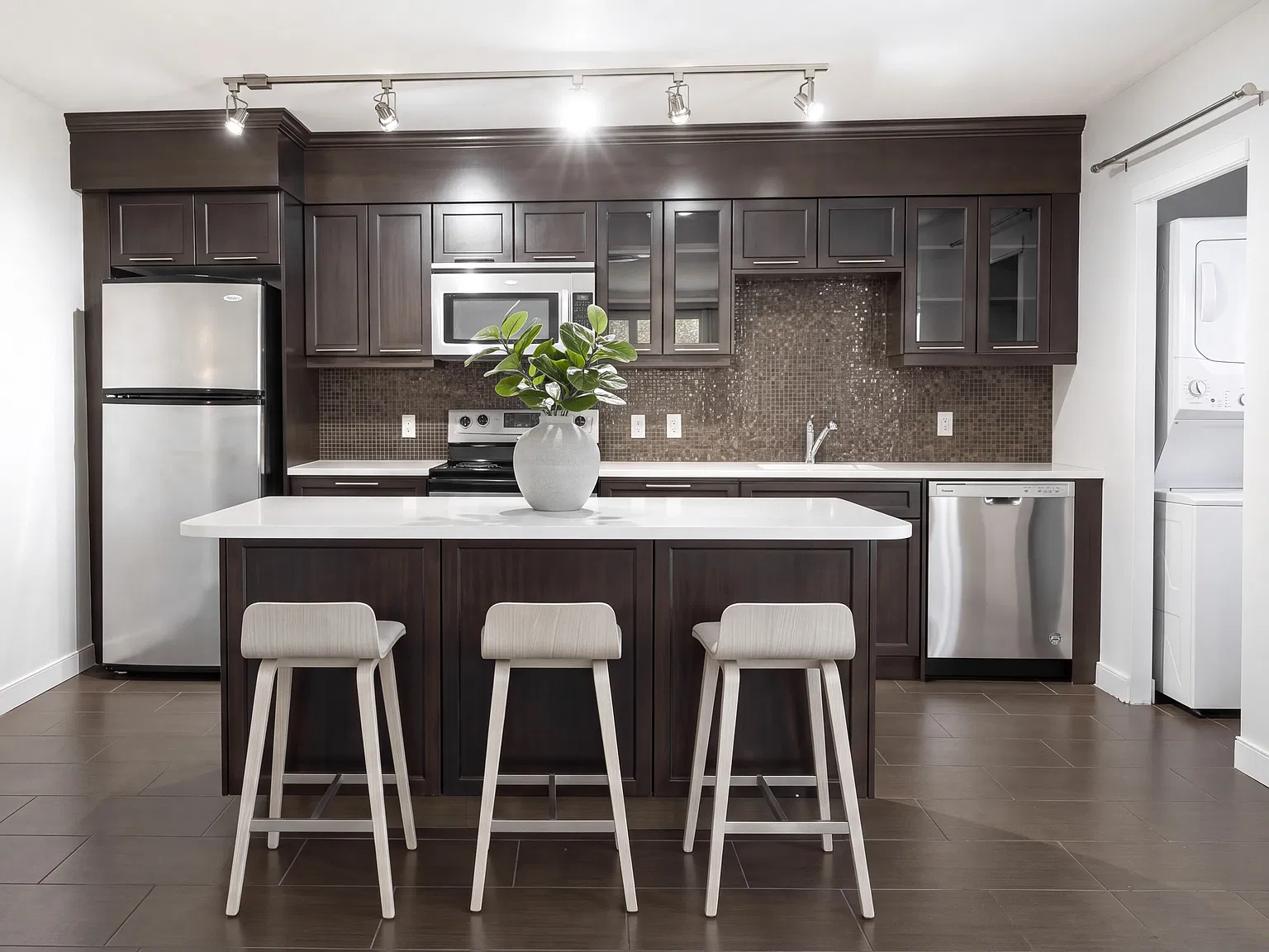 Mission Apartments — Photo 4