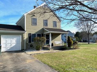 25 Summit Cir, Westbrook, ME 04092