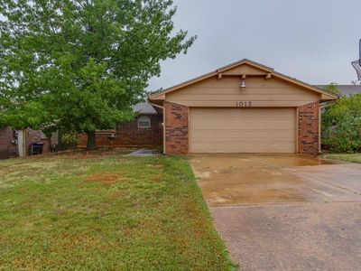 1012 NW 25th St, Moore, OK, 73160
