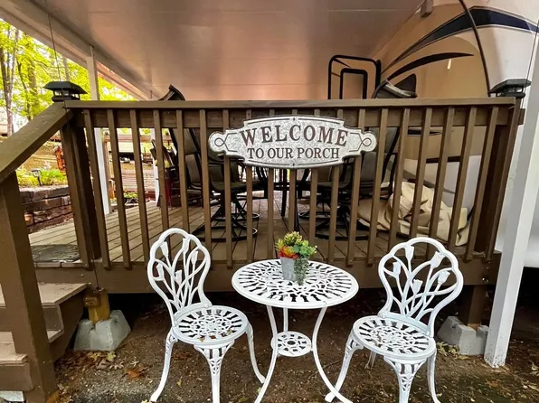 60 Park Vista Dr, Cleveland, GA 30528