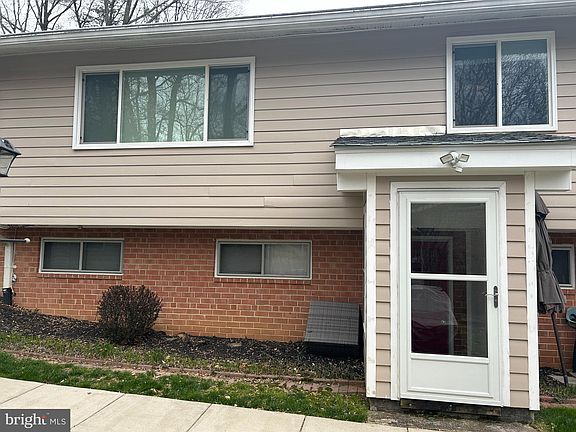 3rd image of 9716 Commonwealth Blvd
