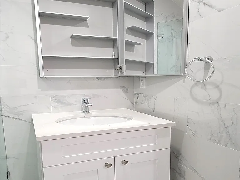 882 Lexington Ave #3A — Photo 7
