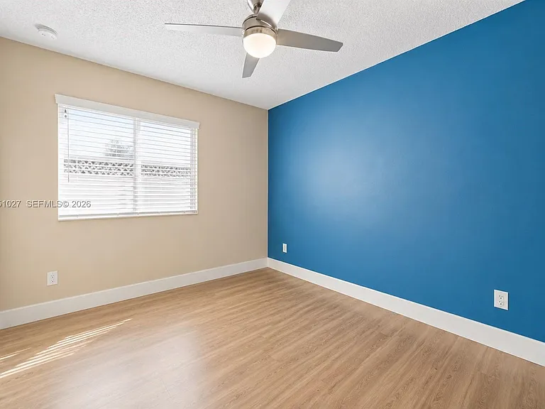 542 NW 208th Ter #542 — Photo 5