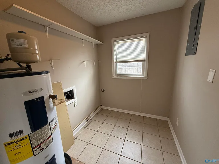 2409 Mastin Lake Rd NW #A — Photo 3
