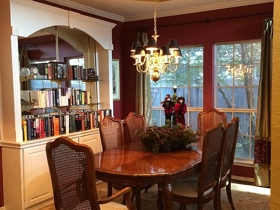 5th image of 1109 Valley Oaks Dr