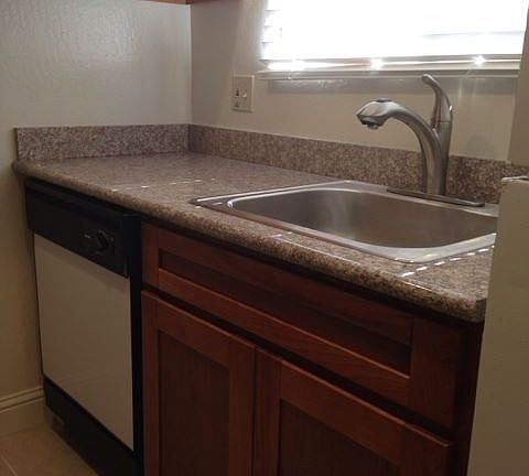 4th image of 2212 V St APT 05
