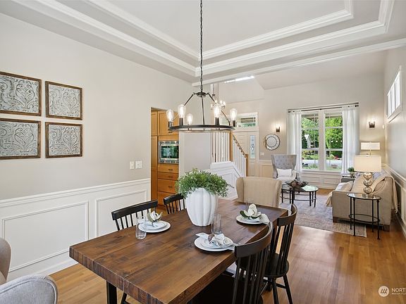 4th image of 11225 4th Avenue NE