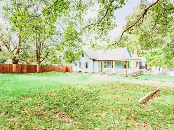 11215 Evans St, Sugar Creek, MO 64054