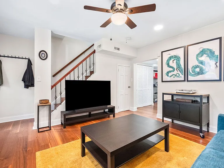 4230 Edson Pl NE — Photo 4