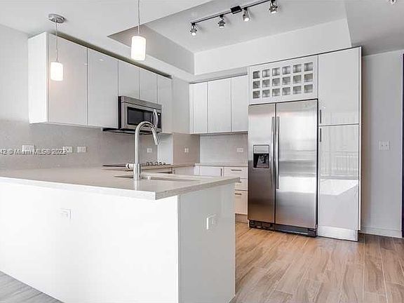2nd image of 999 SW 1st Ave APT 3210