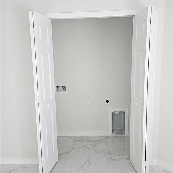 399 Carrillon Ave S — Photo 11