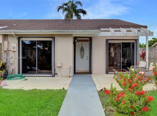 5045 E Lakes Dr, Pompano Beach, FL 33064