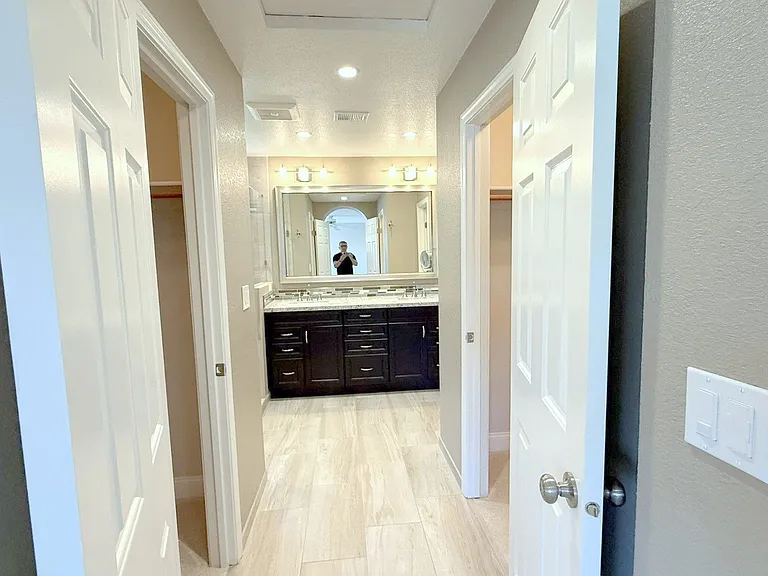 1040 Hill Meadow Pl — Photo 31