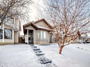 219 N Sandstone Dr NW, Calgary, AB T3K 3B9