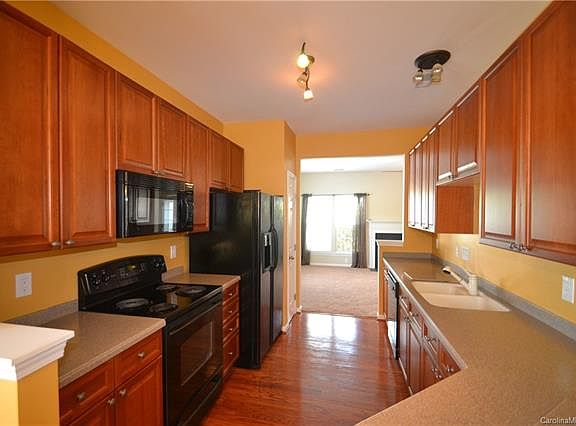 4th image of 9533 Glenashley Dr #9533