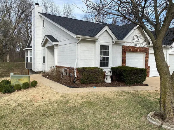1315 Eagles Way Ct, Hazelwood, MO 63042