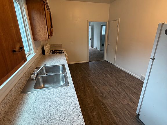 5th image of 460 E 24th St #1