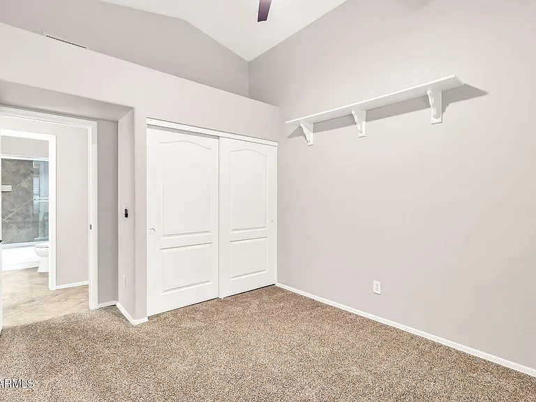 1113 E Betsy Ln — Photo 25
