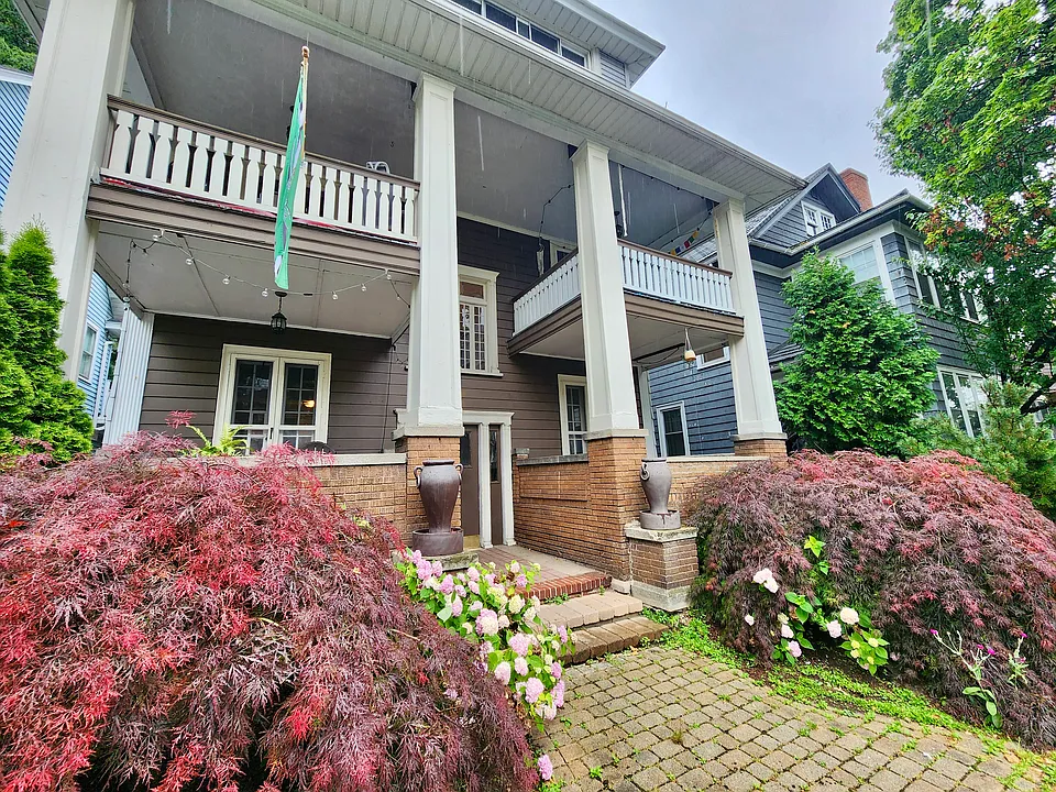 25 Vassar St #1