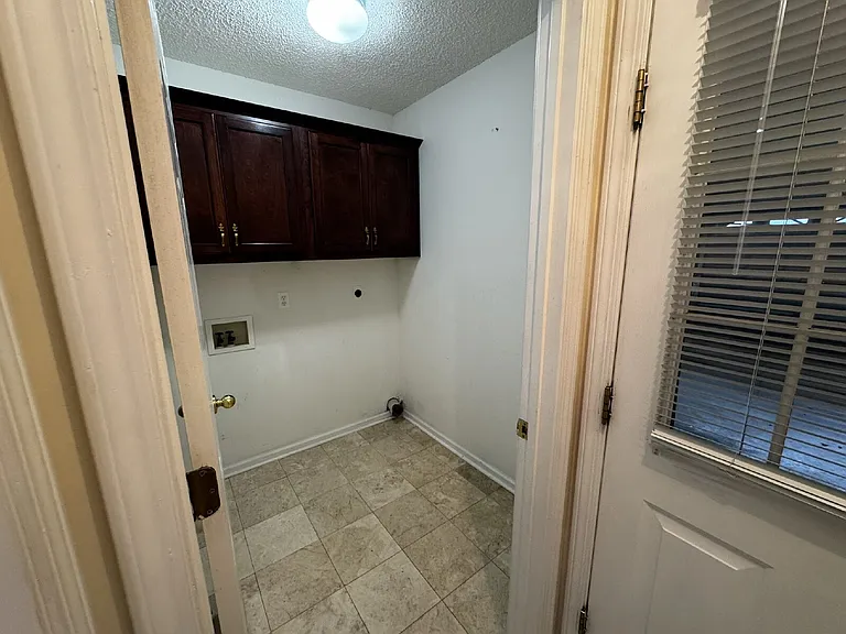801 Hopeton Ct — Photo 5