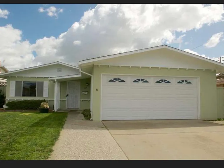 1534 Ventura Way — Photo 2